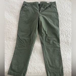 Gap girlfriend chino